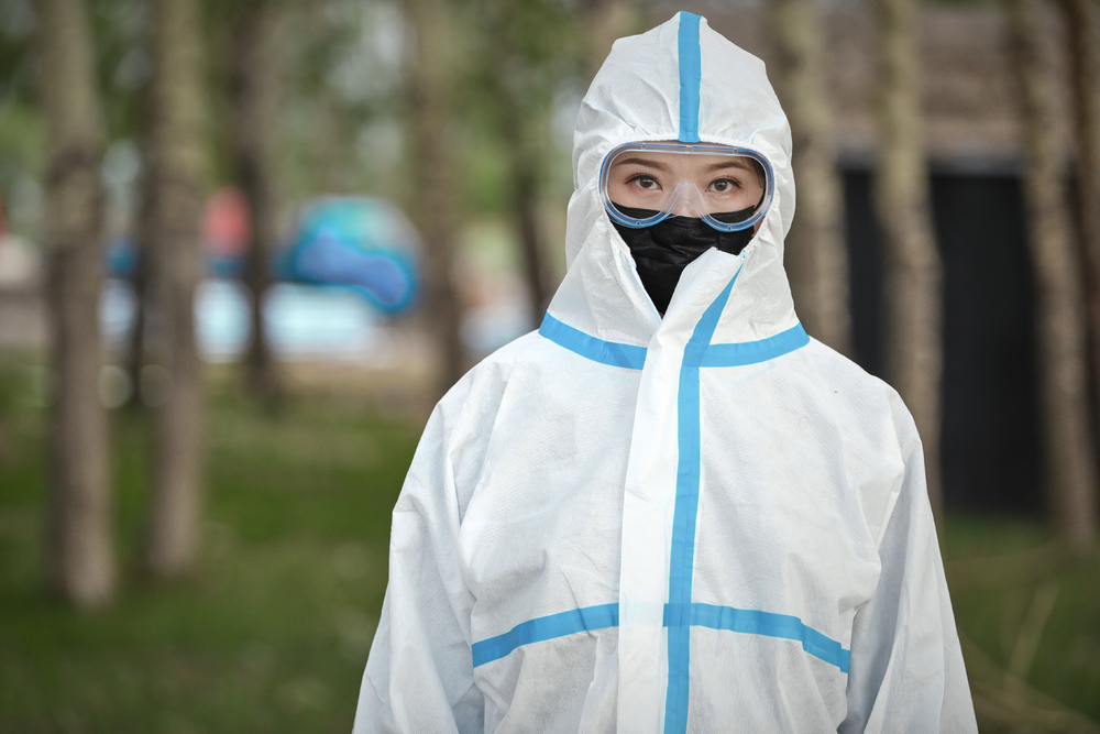 白衣執甲，守護生命——致敬防護服下的女性力量